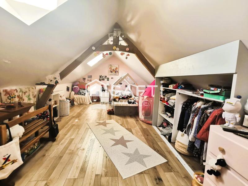 Maison - 226 m² - 7 pièces