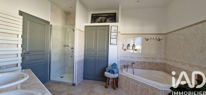 Maison - 228 m² - 6 pièces