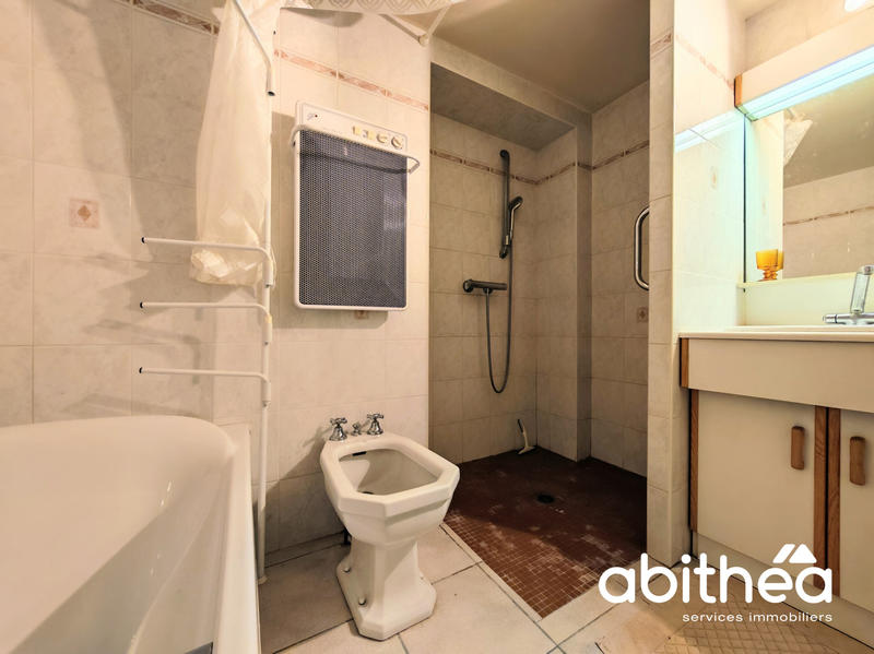 Maison - 380 m² - 12 pièces