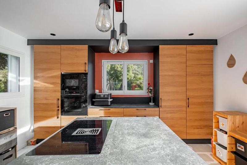 Maison - 187 m² - 10 pièces