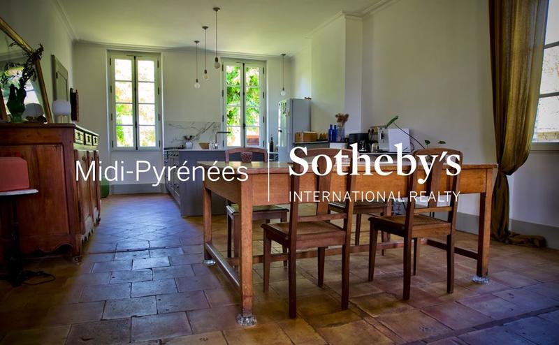 Maison de maîtres - 265 m² - 7 pièces