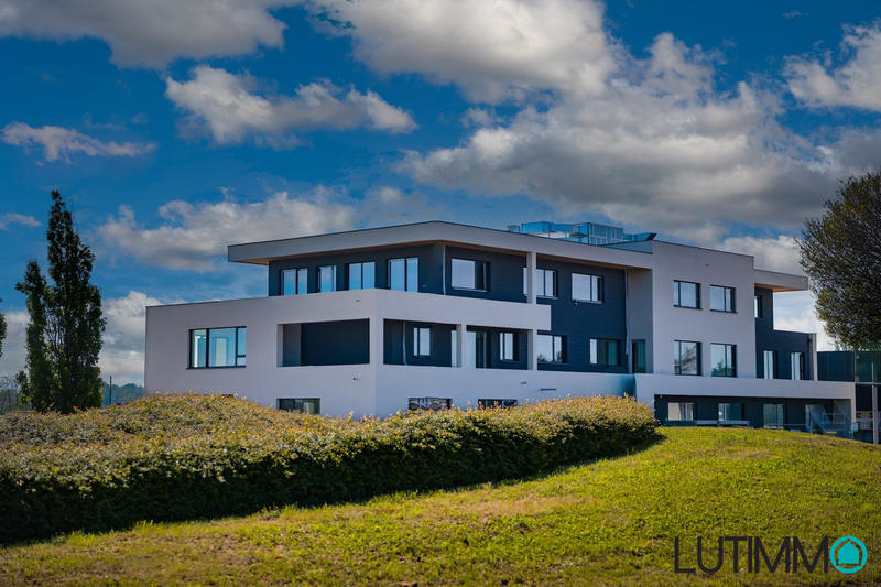 Local d'activités - 75 m²