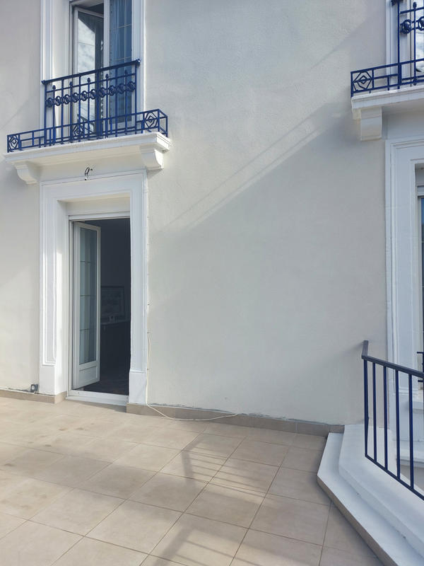 Maison - 238 m² - 8 pièces