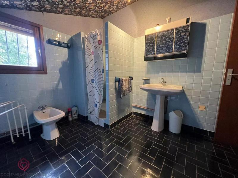 Maison - 221 m² - 8 pièces