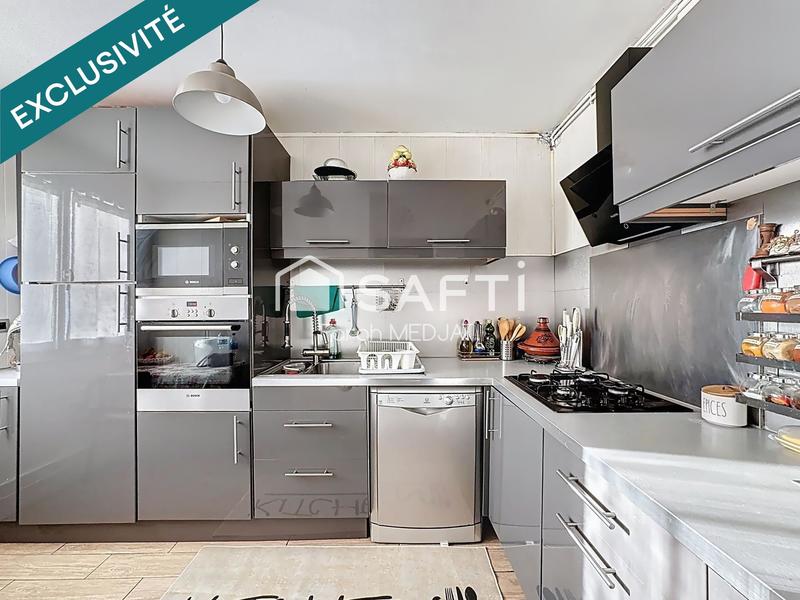 Maison - 141 m² - 9 pièces