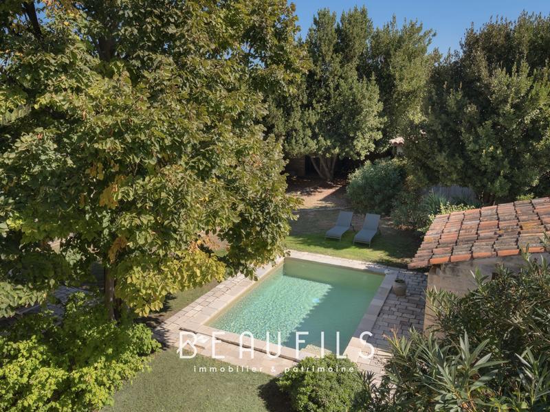 Maison - 245 m² - 8 pièces