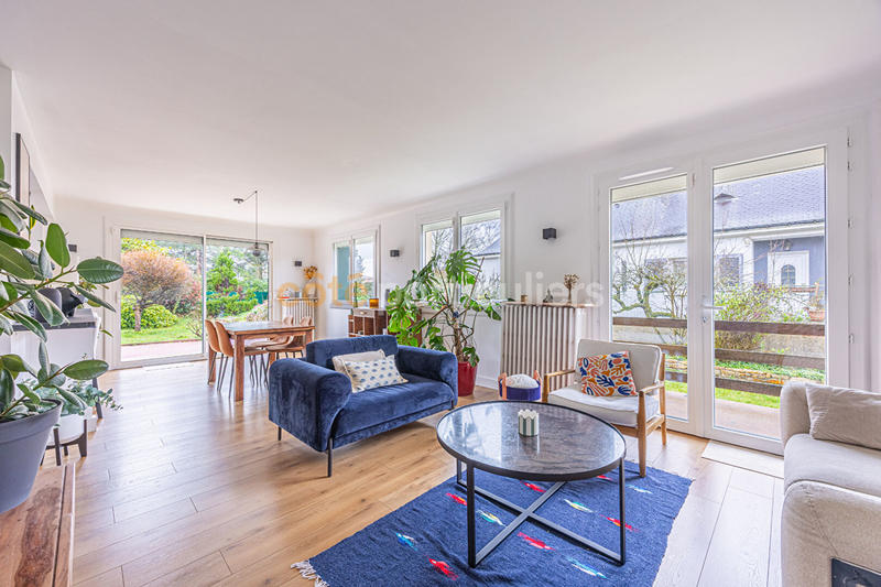 Maison - 180 m² - 8 pièces