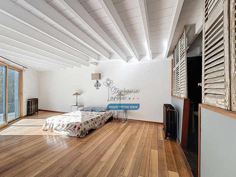 Villa - 250 m² - 8 pièces