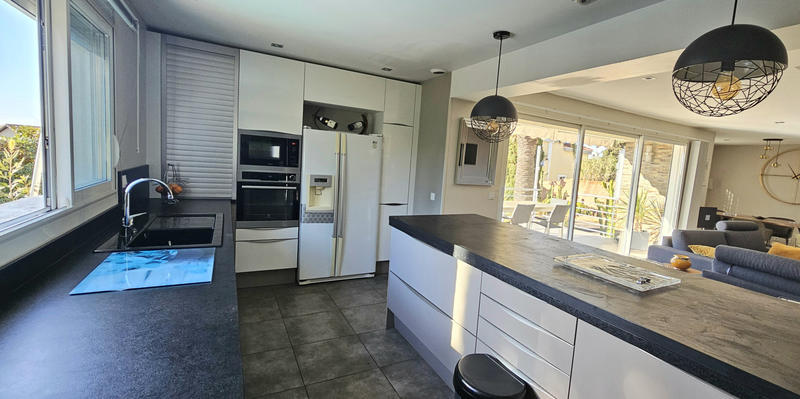 Maison - 193 m² - 4 pièces