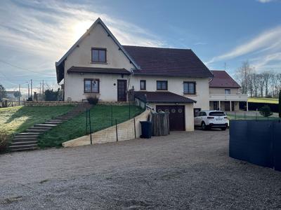 Maison traditionnelle - 186 m² - 9 pièces