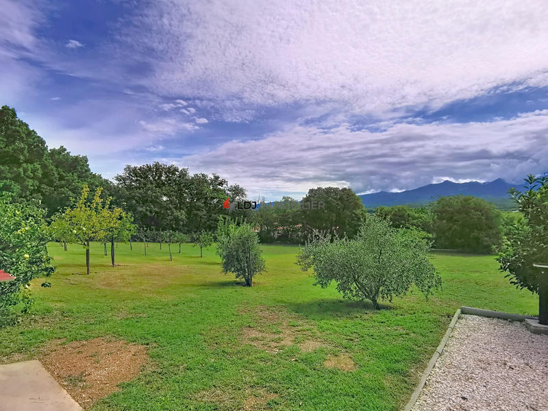 Maison traditionnelle - 248 m² - 7 pièces