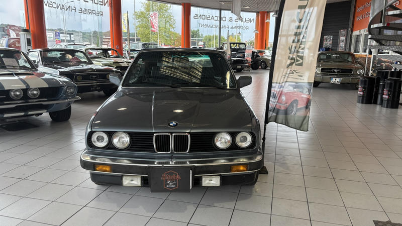 Bmw Série 3 325 I E30 Cabriolet Boite Meca 6 Cylindres