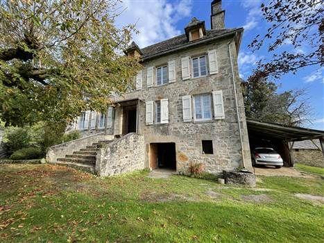 Maison - 198 m² - 8 pièces