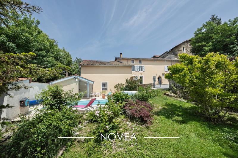 Maison ancienne - 210 m² - 5 pièces