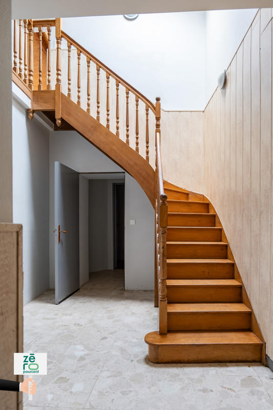 Maison - 181 m² - 6 pièces