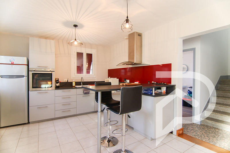 Maison - 99 m² - 4 pièces