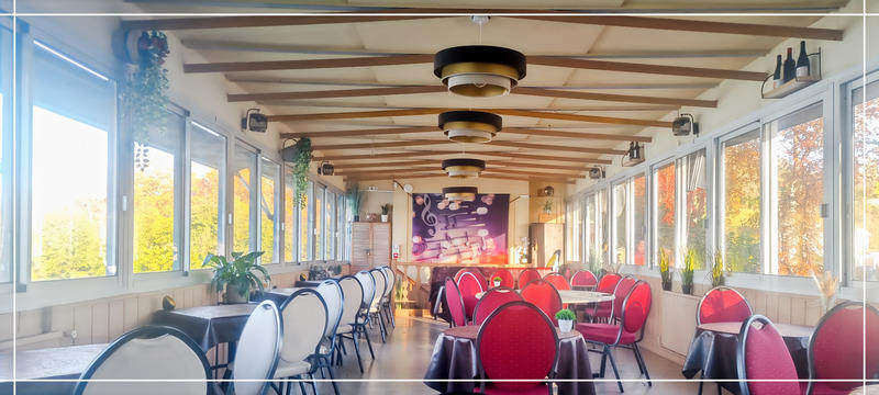 Local commercial - 256 m² - 8 pièces