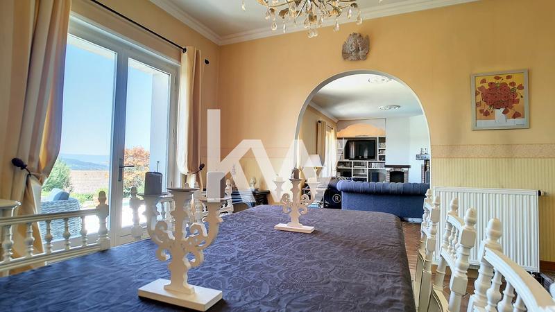 Maison - 225 m² - 6 pièces