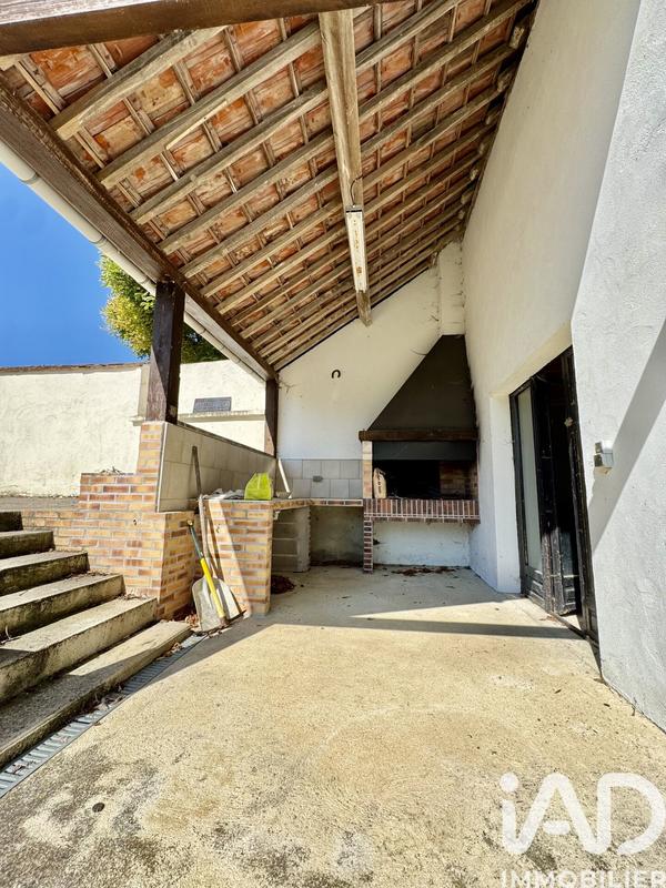 Maison - 240 m² - 8 pièces