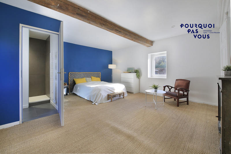 Maison - 260 m² - 8 pièces