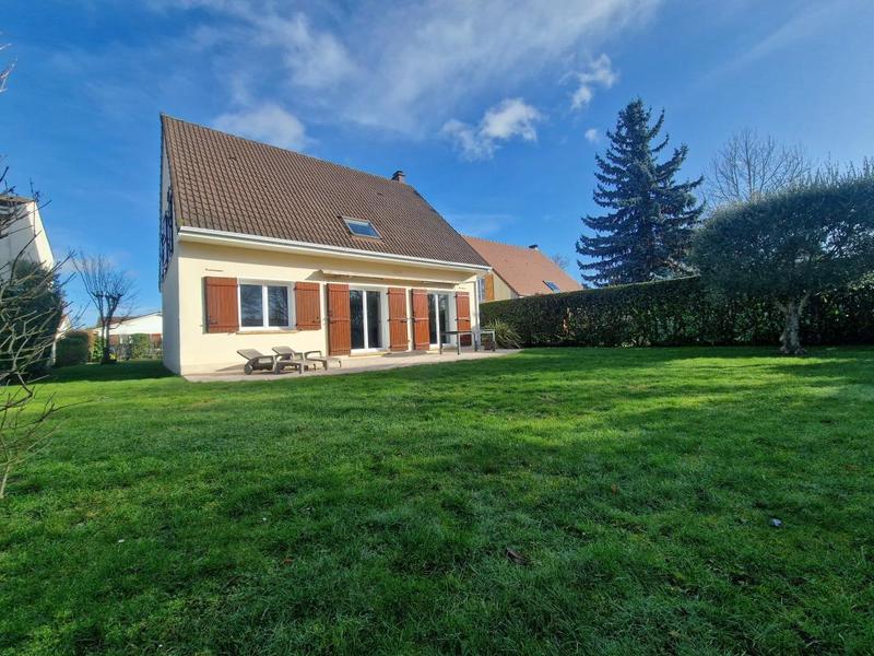 Maison - 136 m² - 6 pièces