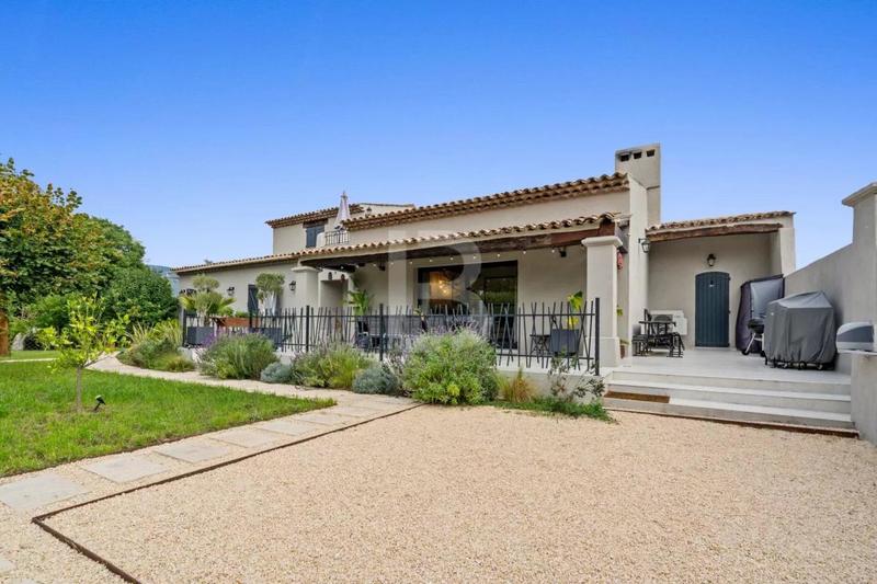 Propriété - 315 m² - 8 pièces