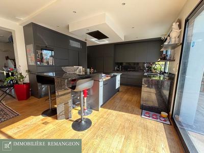 Propriété - 349 m² - 7 pièces