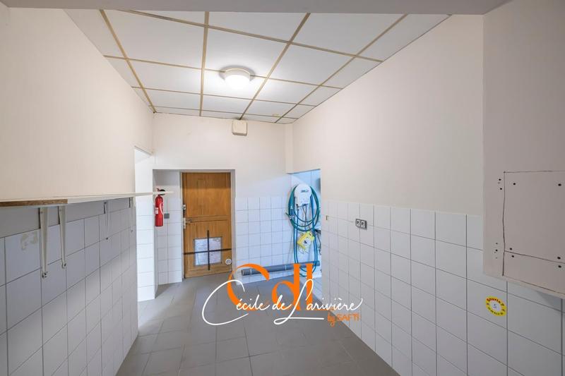 Local commercial - 126 m² - 2 pièces