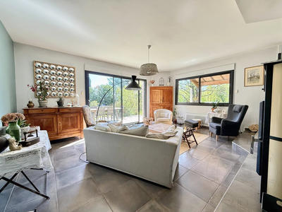 Villa - 200 m² - 8 pièces