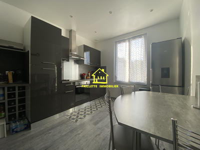 Appartement - 120 m² - 5 pièces