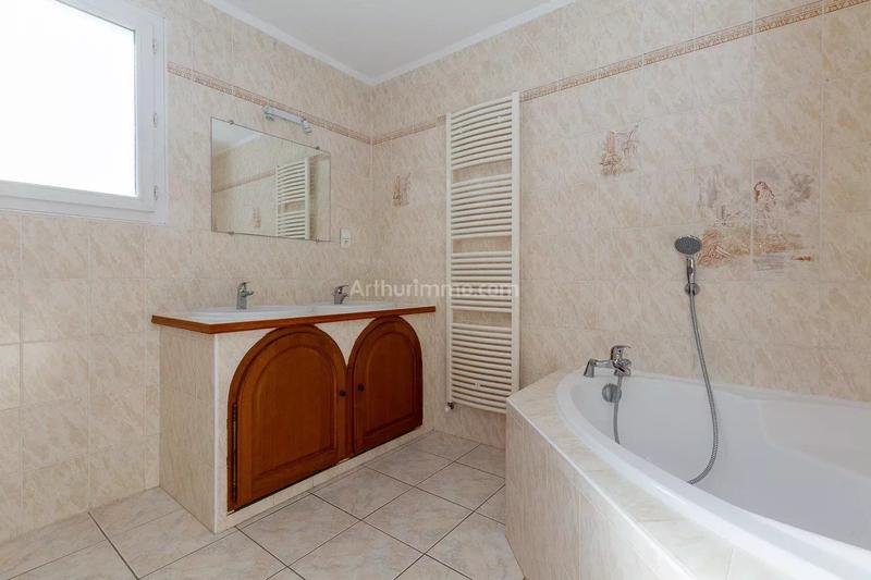 Maison - 135 m² - 6 pièces