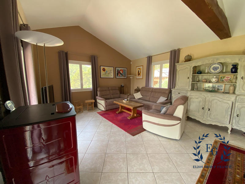 Maison traditionnelle - 198 m² - 6 pièces