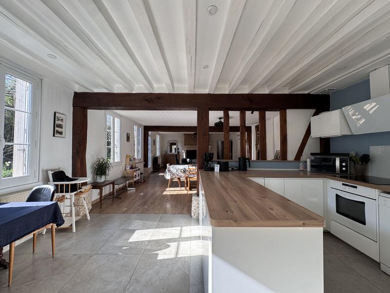 Maison - 211 m² - 6 pièces