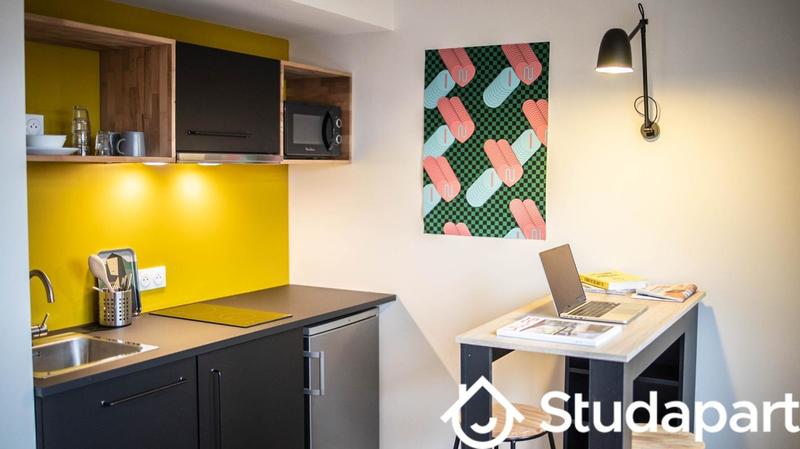 Chambre - 120 m² - 1 pièce