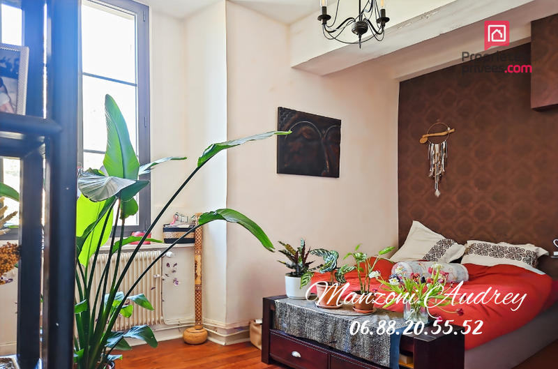 Demeure - 1 456 m² - 12 pièces