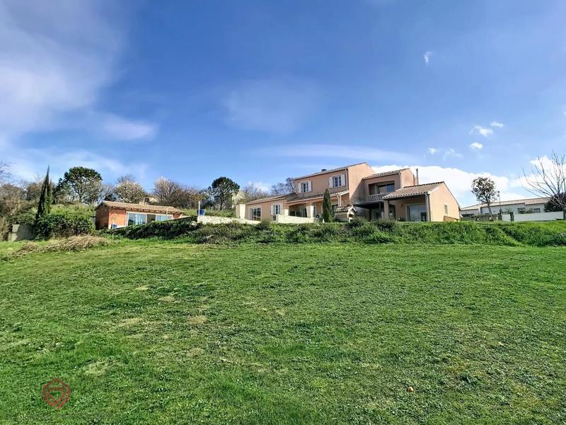 Villa - 205 m² - 7 pièces