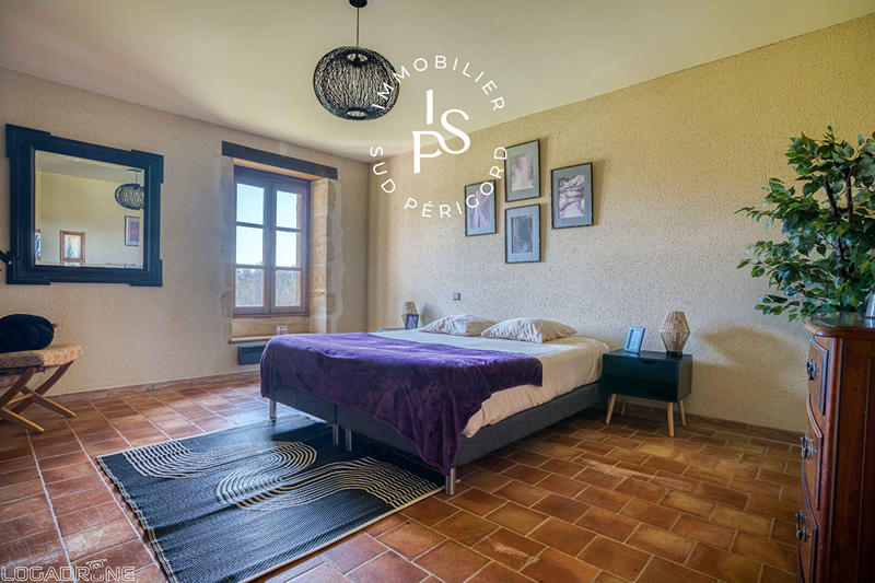 Demeure - 755 m² - 25 pièces