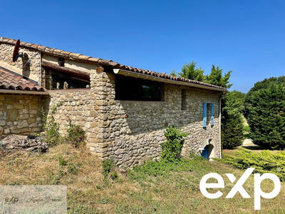 Maison - 259 m² - 7 pièces