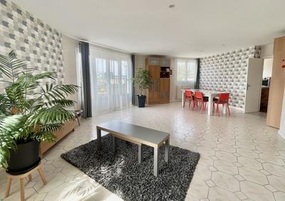 Appartement ancien - 136 m² - 5 pièces