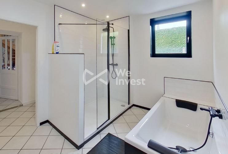 Maison - 208 m² - 8 pièces