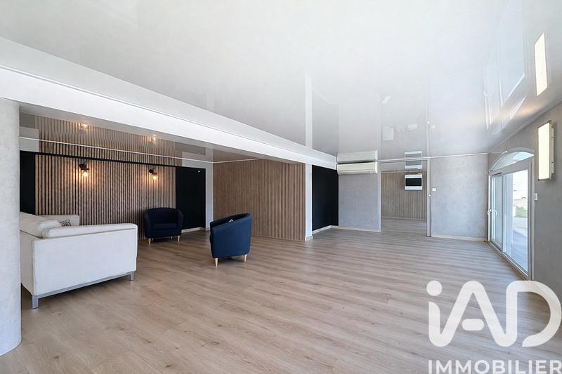 Maison - 260 m² - 8 pièces