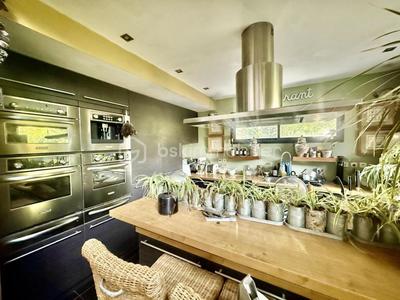 Villa - 182 m² - 6 pièces