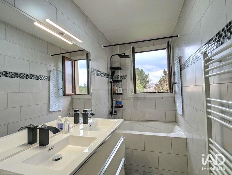 Appartement - 77 m² - 3 pièces