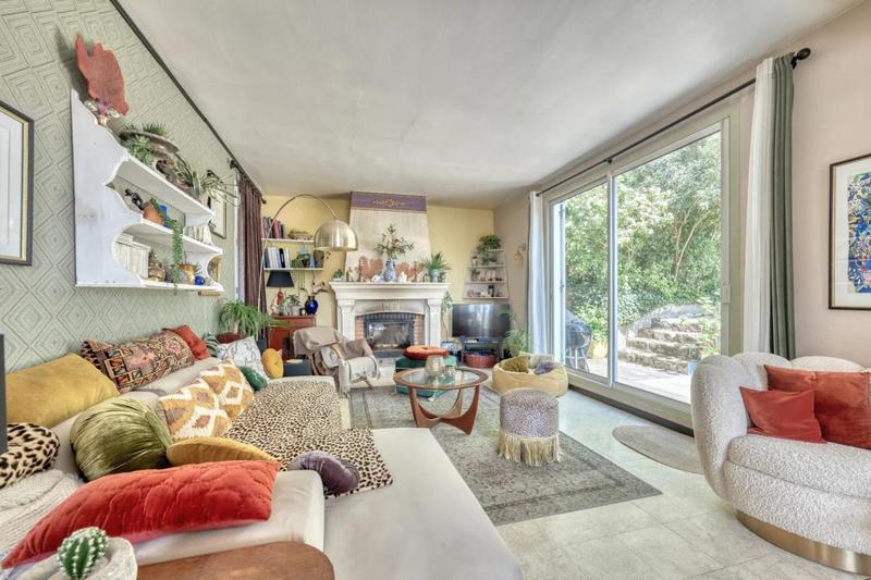 Propriété - 230 m² - 8 pièces