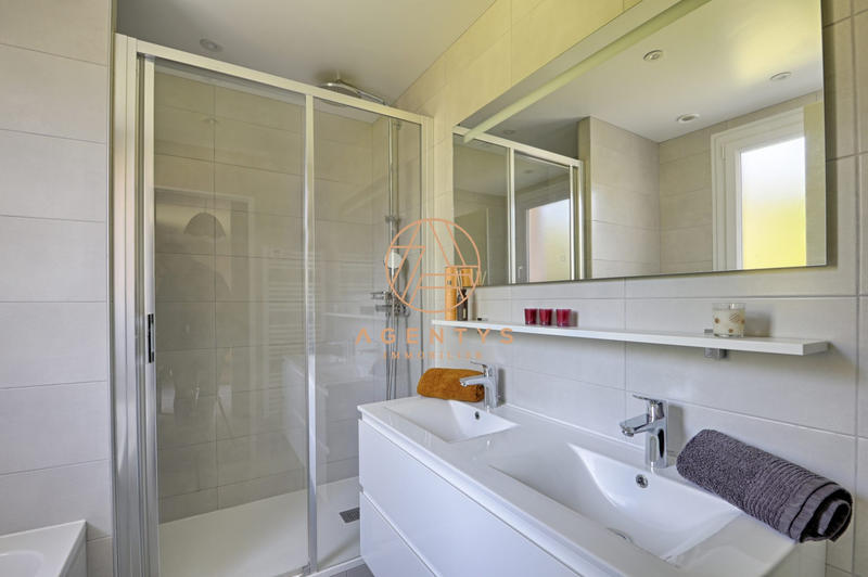 Maison - 144 m² - 7 pièces