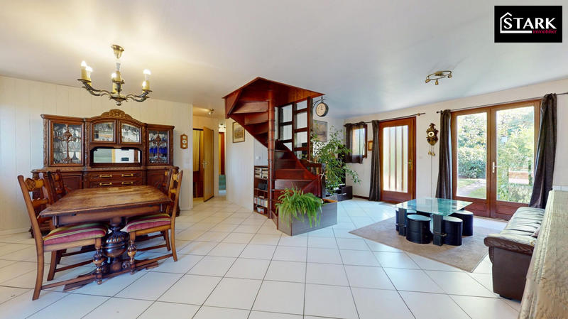 Maison - 139 m² - 7 pièces