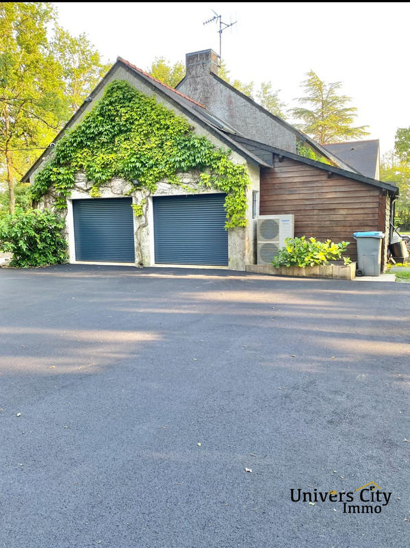 Villa - 247 m² - 10 pièces