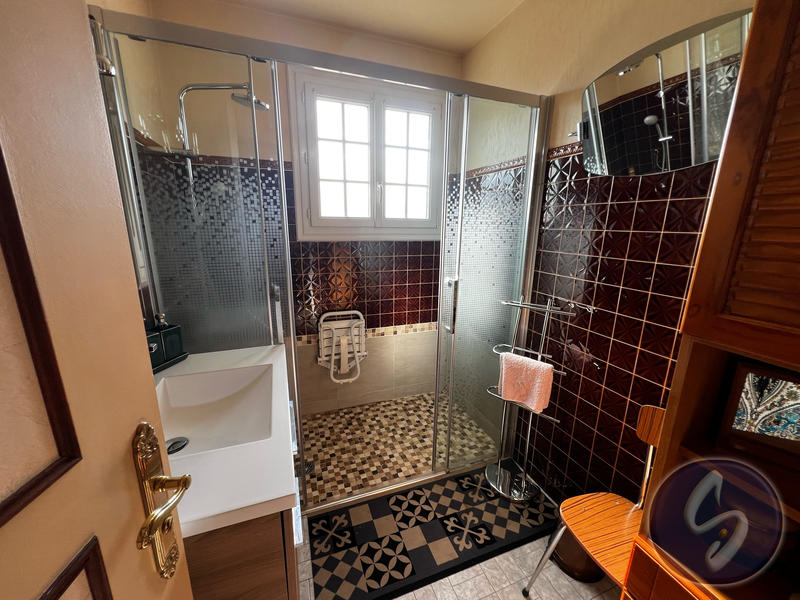 Maison - 128 m² - 7 pièces