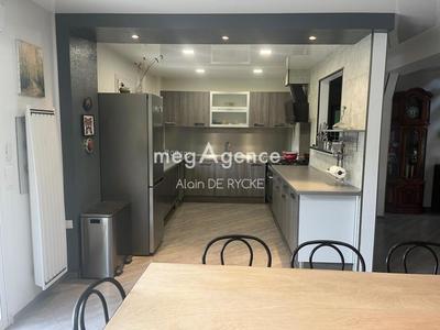 Pavillon - 220 m² - 7 pièces