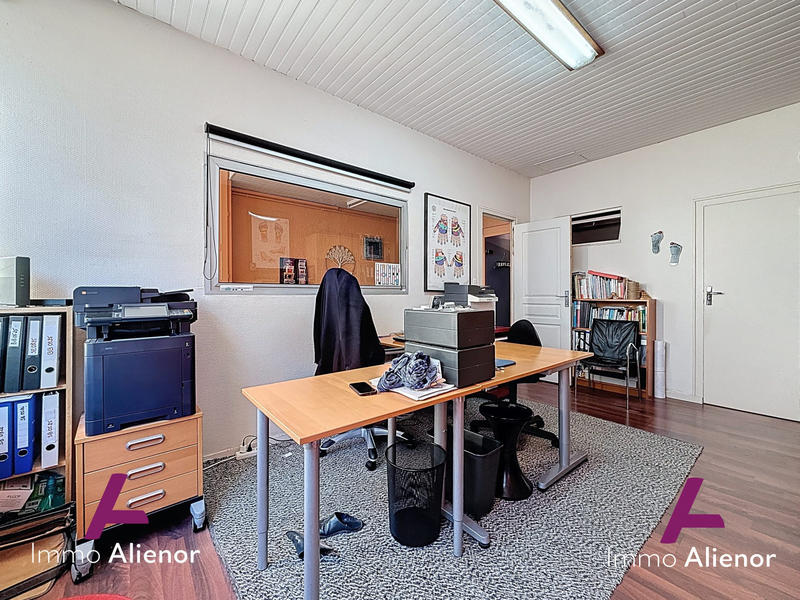 Local d'activités - 176 m²